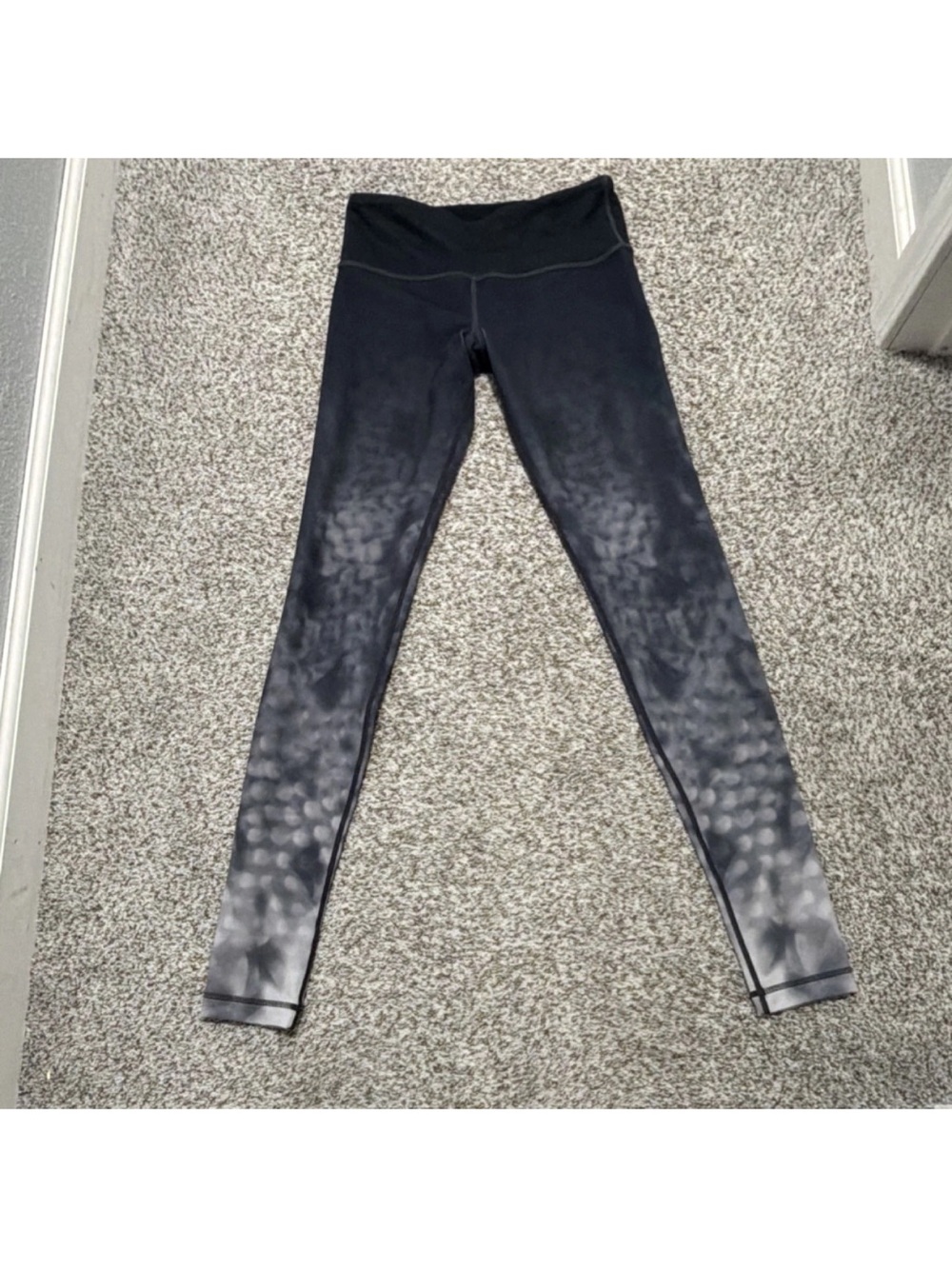 lululemon athletica Black to Gray Ombre Leggings High rise ankle yoga 6